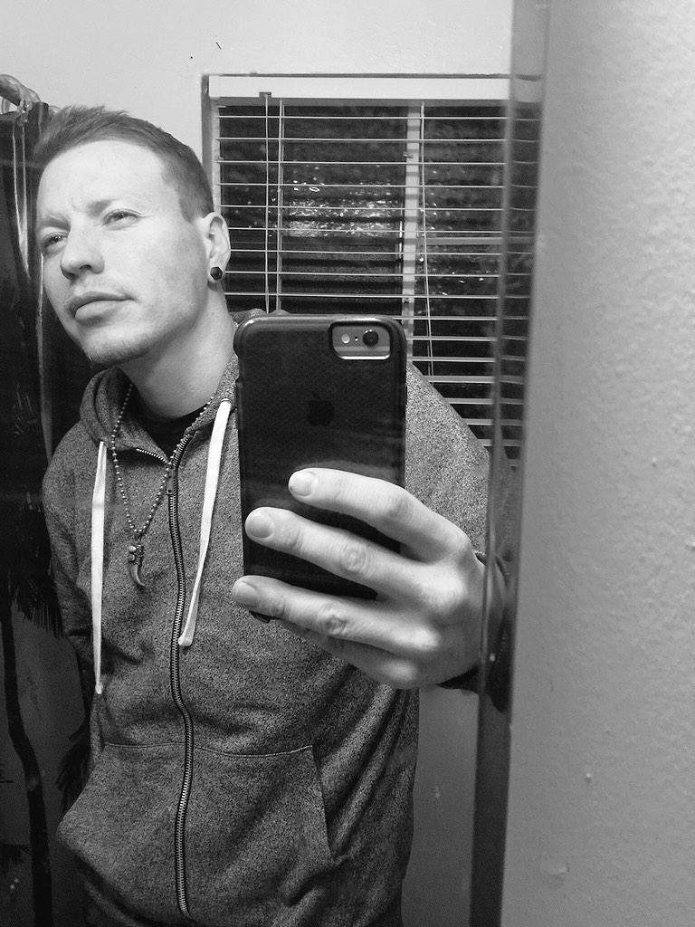 Charlie2bit tweet picture
