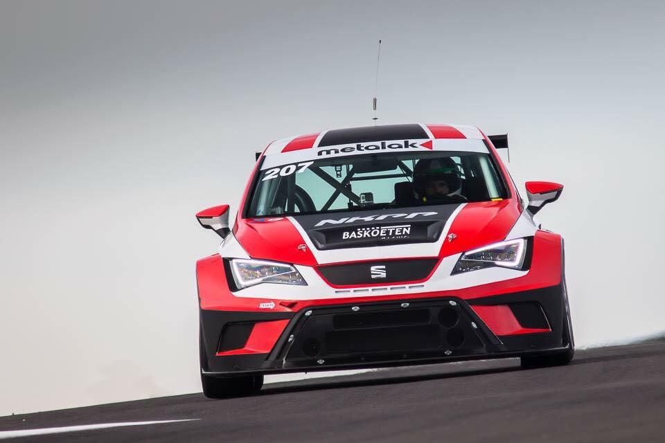 de_dewit's tweet photo. Next weekend 12H race @ Italy !
Mugello here we come!! #OnDaRoadAgain #baskoetenracing
#24hseries http://t.co/jZaeoJaL65