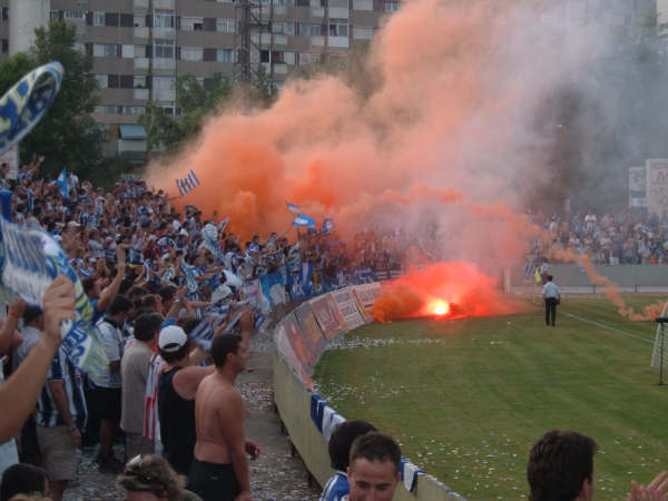 HoolsAntifa's tweet photo. #Herculigans - #Hercules (Cataluña) #Antifa #Fansagainstfascism #OldGroups http://t.co/RCsY7Tw3kZ