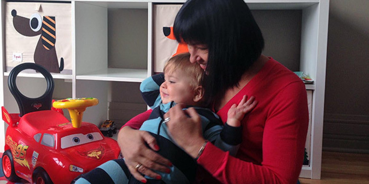 HuffPostQuebec's tweet photo. ENTREVUE/PHOTOS: Chantal Petitclerc et la parentalité en fauteuil roulant http://t.co/ogRzxw9rfs http://t.co/600GJjGyLX