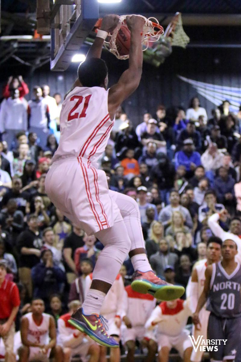VictoryViewsMO's tweet photo. Chaminade keeps on playing above the rim while winning Dist 7! Great pics from the game here! http://t.co/xzCdLLkCRy http://t.co/Wa2n6Jwx3X