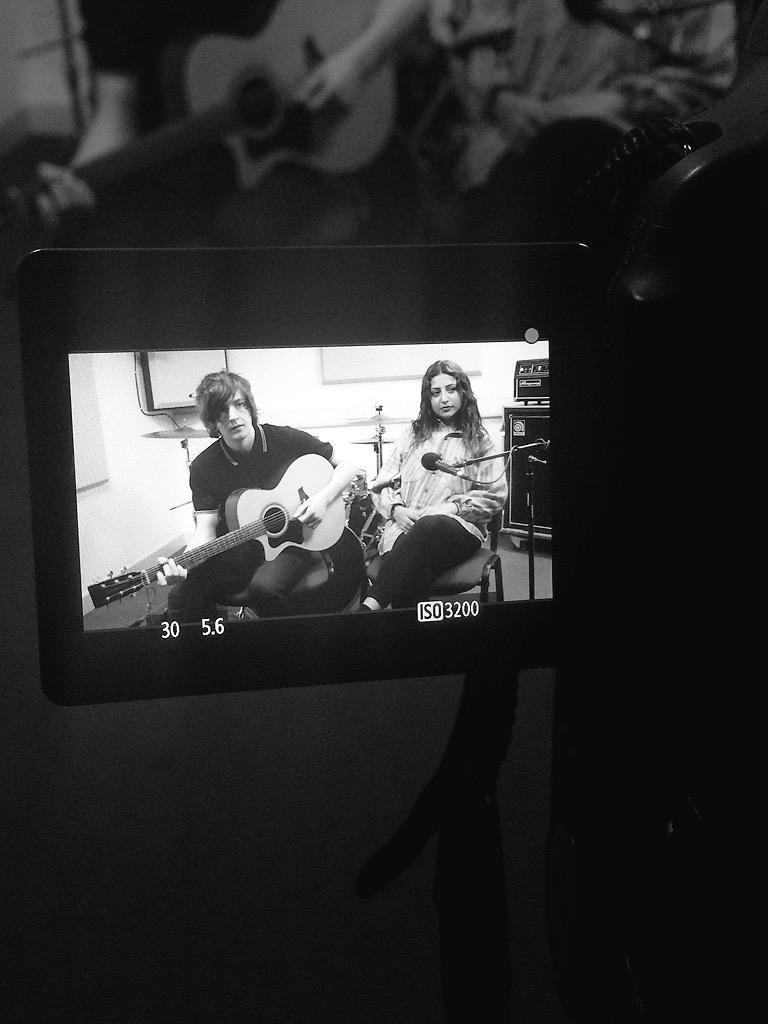 VIBESPR0's tweet photo. Another session in the bag! This time with the brilliant @GrooveRoom2014 - look out for it this week http://t.co/QZ4Uxks826