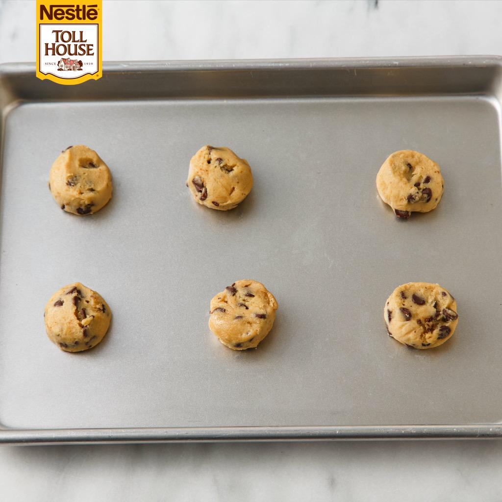 NestleTollHouse's tweet photo. Scratch-made taste has never been easier! From freezer aisle to 1st bite in 4 easy steps. http://t.co/z5V3LXuPXr