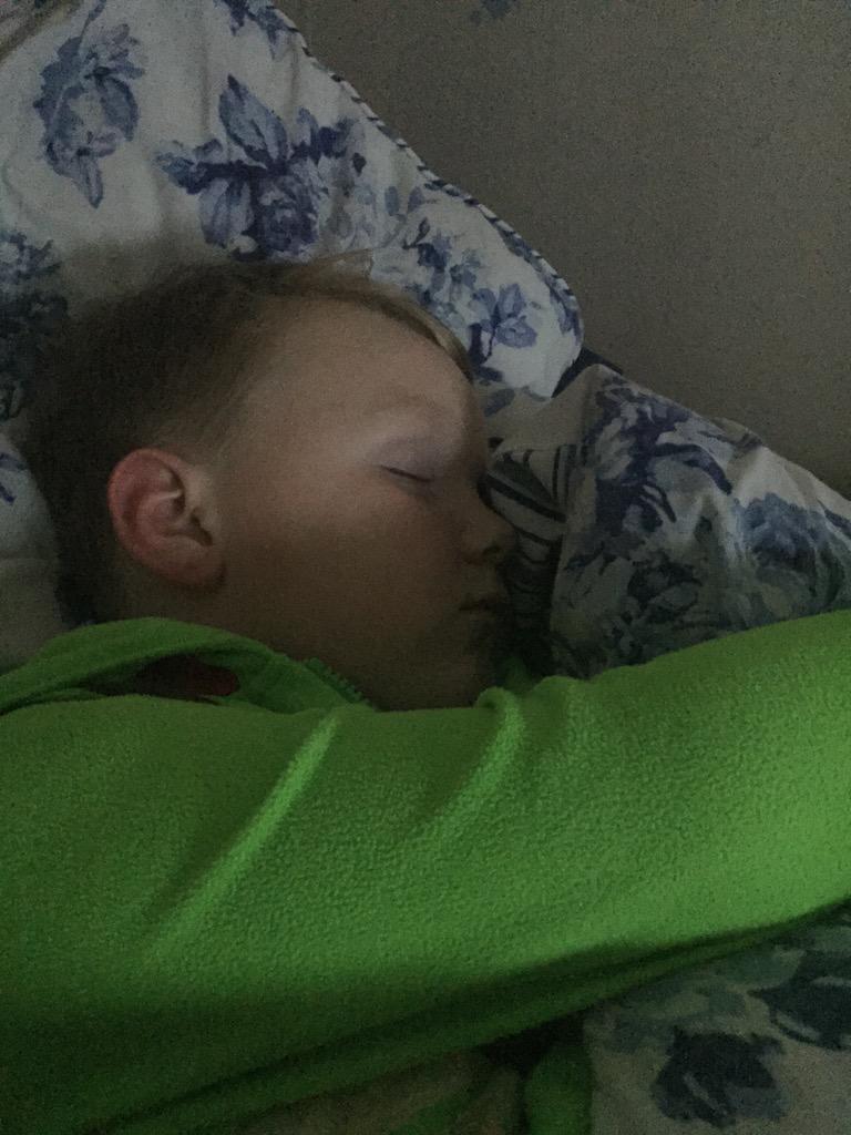 barnesyp24's tweet image. Looking forward to the match, fell asleep after 10 minutes! Hardcore #CharlieBarnes 💤😊💤😊