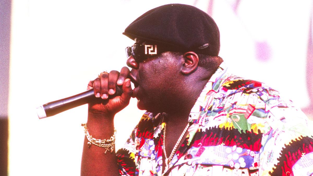 MTVNEWS's tweet photo. #RIPBIG. Social media celebrates Notorious B.I.G. today: http://t.co/swthUuOiAY http://t.co/ZVVWFEXSax
