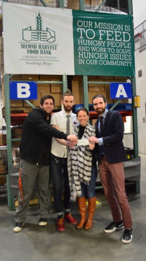 JonnyDrewXX's tweet photo. With @RoyalHoax at @2HarvestMidTN making a donation for the #Rock4Hunger Movement! #HoaxNation http://t.co/V4y18nAnvG
