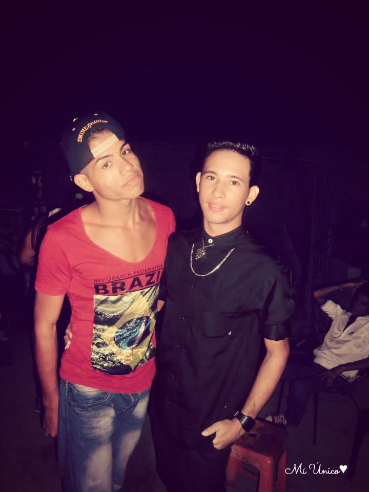 Jhosnazer1D's tweet photo. Mí Único♥ #Jevg 😍 Te AMOO Gracias por estar en mi Familia.
#Party18 🚬🎧🍺🍸 07/03/15 http://t.co/Zc45fkyjut