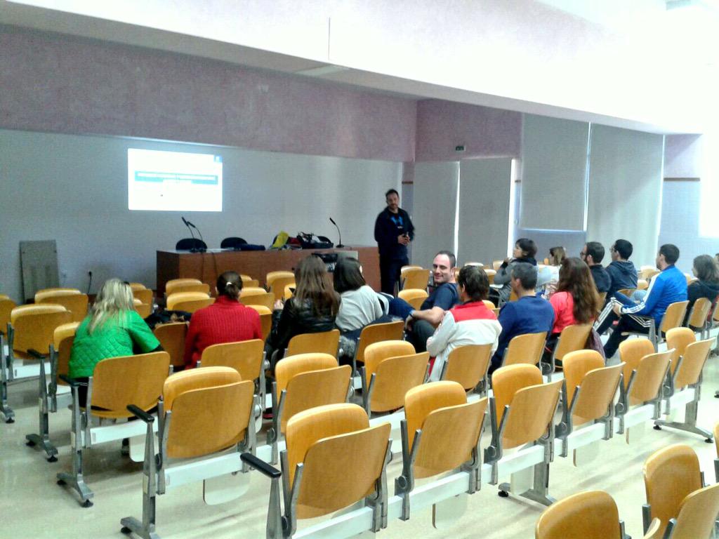 pablojmarcos's tweet photo. Sabado en el MASTER de Geriatría y Gerontología de @UCAM Geniales alumnos. Gracias http://t.co/8HsRpbyRC8