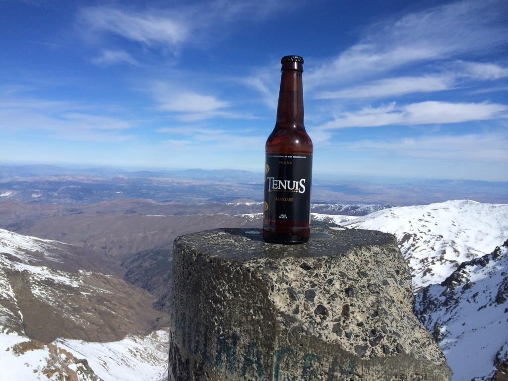 CervezaTenuis's tweet photo. Hemos llegado a lo más alto de la península. Quien sabe si en un futuro a toda su extensión.. http://t.co/XYApThFD1B