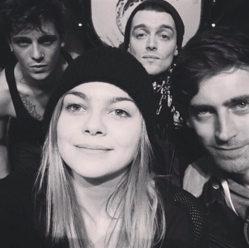louane's tweet photo. Sortie de studio 
Vous connaissez les garçons ? 
j ai bcp de chance de travailler avec ces musiciens! TGrand Bonheur http://t.co/4n3QDIT2xY