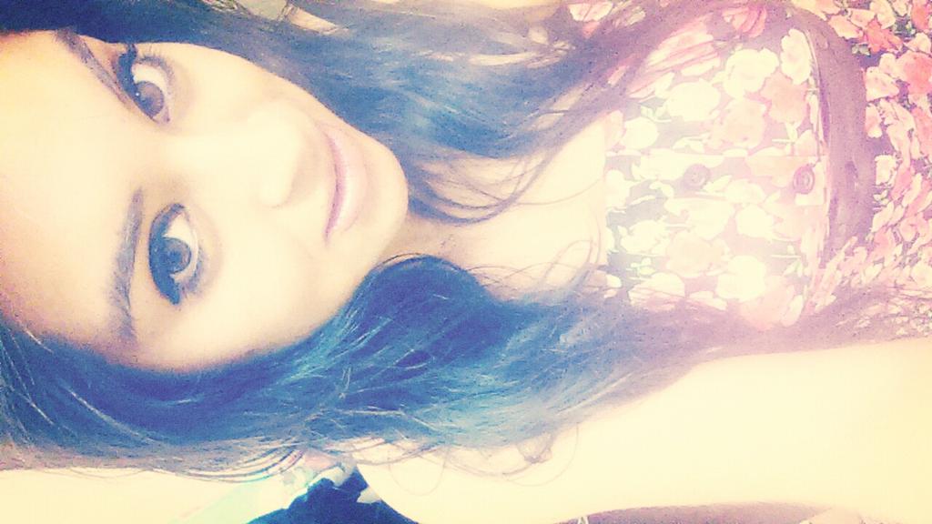 JannetRodrigu's tweet photo. #esamiradameenamora <3 http://t.co/nHmVmUK5Ek