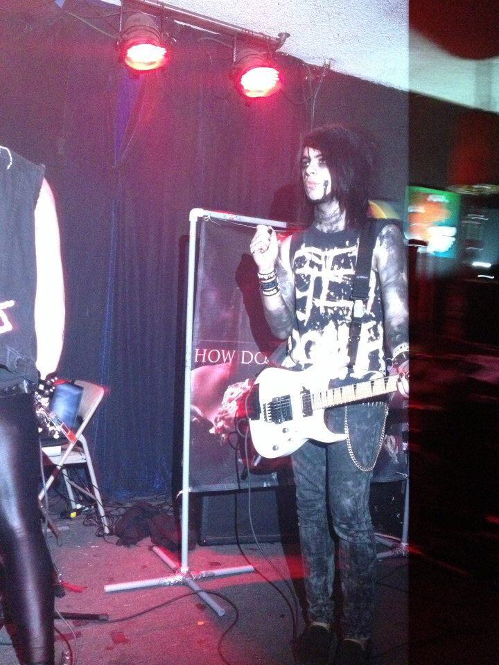 _jessicawelch_'s tweet photo. @CCAOfficial_ @DustinHeroin @OmerValentine @AidenVonRose @nick_nightmares 💕 http://t.co/T0wTlzuWW1