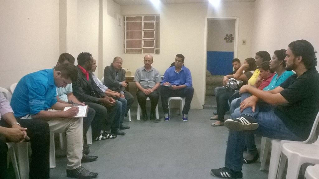 pdtcontagem's tweet photo. Hj realizamos a primeira reunião de pré-candidatos do PDT Contagem p/ eleições 2016. PDT tá crescendo muito na cidade http://t.co/KA1abKt3ea