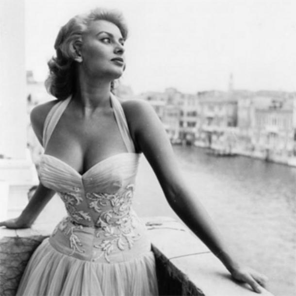 Sophia Loren-Venice 1955 Original Italian Bombshell - What A Great Choice For Tonight: @PaulsOnTSQ <a href="/UnclePaulsPizza/">Uncle Paul's Pizza</a>