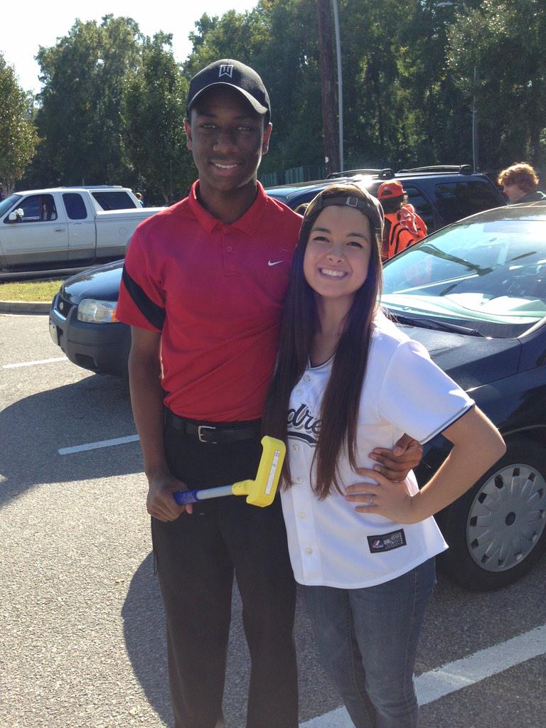 vcakes_'s tweet photo. #powercouple #tanessa #vaylor @twright97 http://t.co/UkK0869i37