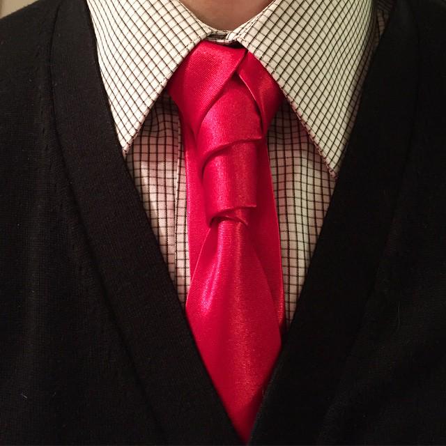 lexKrasny's tweet photo. The #cosmoknot finally has it's own landing page! Tell me what you think: http://t.co/vS6znvbRIP http://t.co/1F4UcSgs3h
