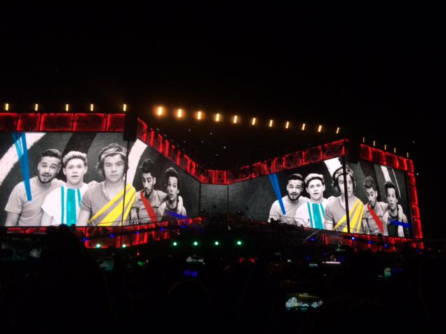 One Direction Japan いよいよ明日からアジア大陸へ 明日3 11シンガポールから再開する Otratour は その後バンコク 香港 マニア ジャカルタへと続きます 日本からも応援しようね 1djapan Http T Co Llbarksaom Twitter