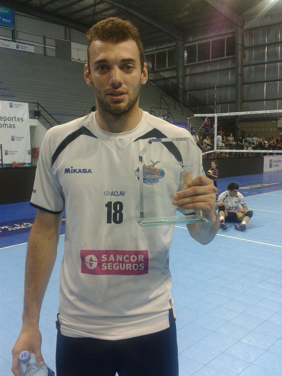 lomasvoley's tweet photo. Maxi Scarpin fue elegido el mejor jugador del partido. ¡Felicitaciones! http://t.co/wdTVTj8g7l