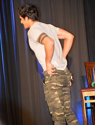 AmandahMaki's tweet photo. Posey pretending he was going to show us his Orny "tattoo" on his ass. #DOTWLA http://t.co/7o8RQDtidf