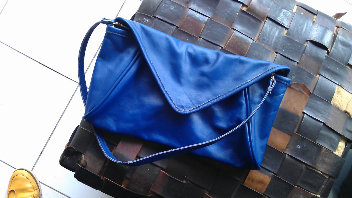 aosstore's tweet photo. READY STOCK! Blue aipad. Blue and Grey. IDR.200. Size.25x15cm http://t.co/qUI819jI73