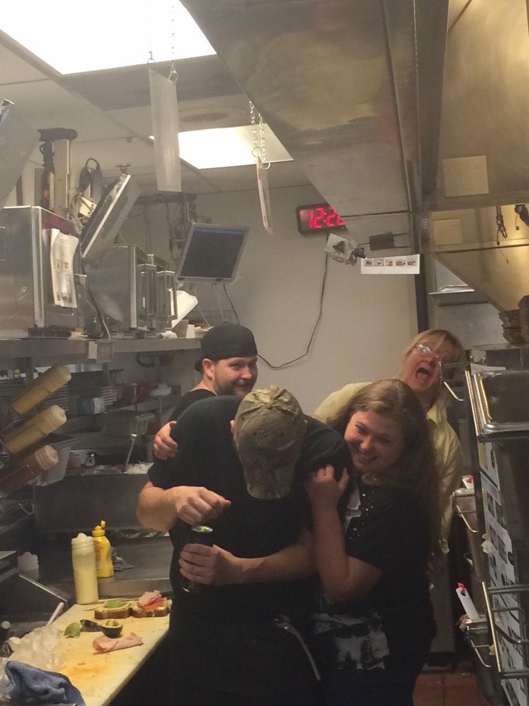 eee_gg's tweet image. @LeasureMelany #deliveredpromises #SuperSunday #zeroproblems #starbucks #nopicturesplease @Scott_Coolbaugh #yourock