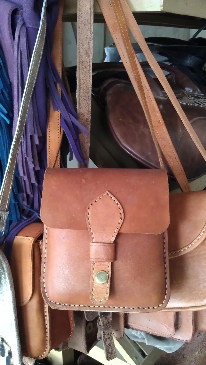 aosstore's tweet photo. READY STOCK! Juno. Brown. IDR.130. Material: Leather. Size.20x15cm http://t.co/TVDgnCEruQ
