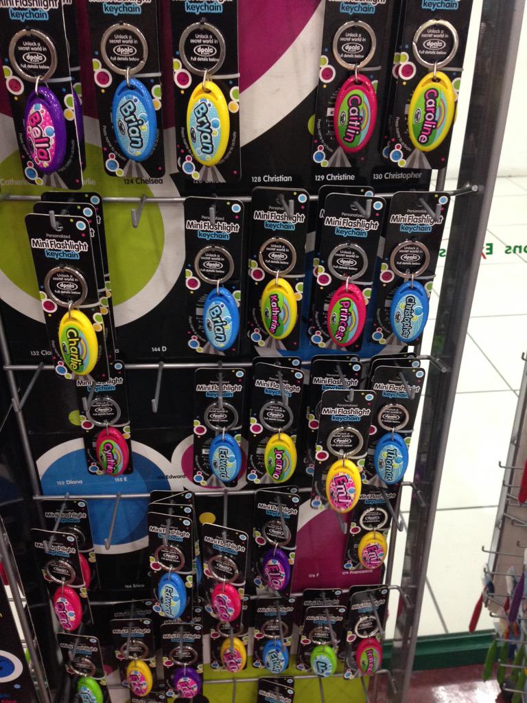 shaninadimaano_'s tweet image. i cant find my name in those fucking keychains!!!!! :((( #rarenames