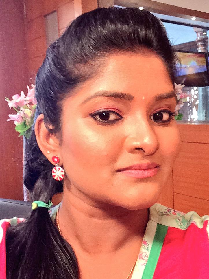 Shanthinimathi's tweet photo. When accidentally your click becomes more flowery #ppkshoot #withalex http://t.co/aDMWy4WQSH