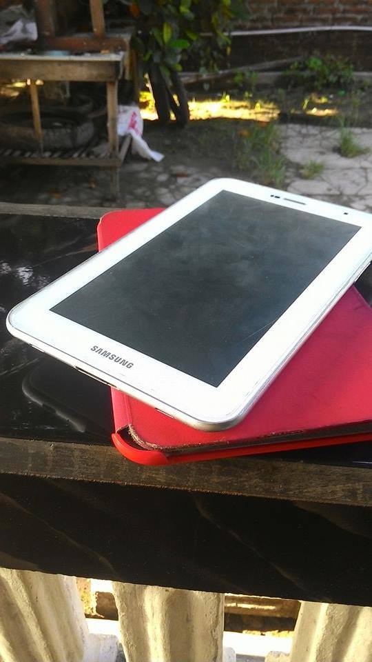 fjbMjkto's tweet photo. [WTS] Jual murah/TT Android, tab 7 plus /p6200 single sim.Minus gmbar atas agk pudar. Harga 1,1 jt 085755654939 http://t.co/sc5W81gxeB