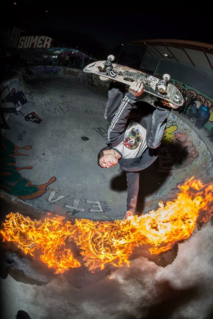 Ateneoxtm's tweet photo. LUIS DE LA PEÑA PATINANDO NUESTRO MATERIAL NATURE SERIES EN LA KANTERA http://t.co/1zsmOo8bu8