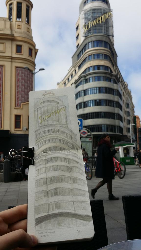 MarcoBueno_Int's tweet photo. Edificio Carrión. Plaza de Callao. http://t.co/XQ9DkE7Ozk