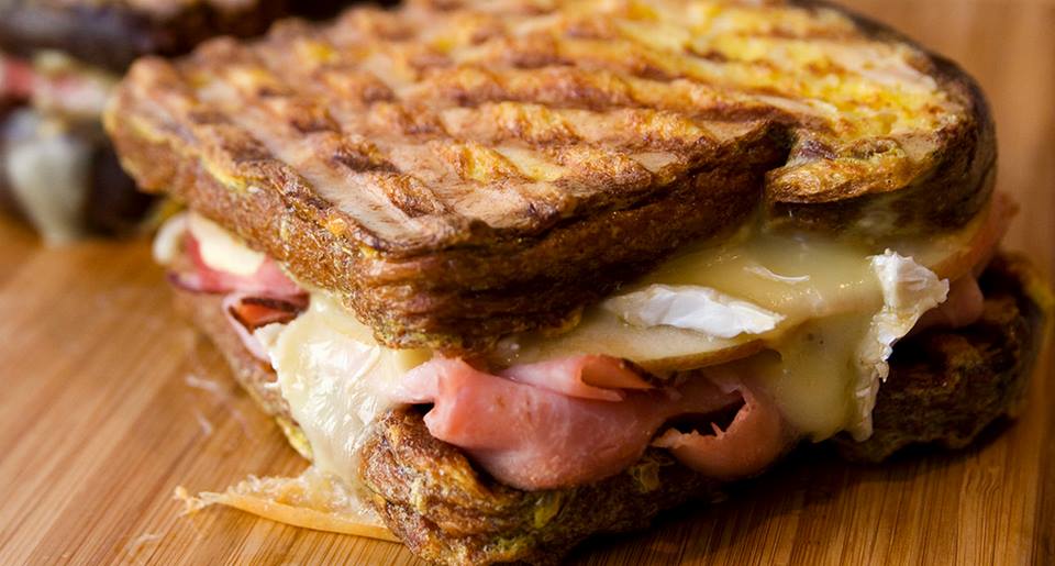 Nieuw+Lekker+Sociaal: Tosti van Josti op 't Plein in #DenHaag
goo.gl/sWhM0t