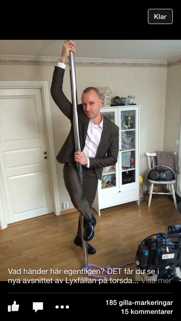 True2thepole's tweet image. Den blicken och en pole, perfekt kombination 😜