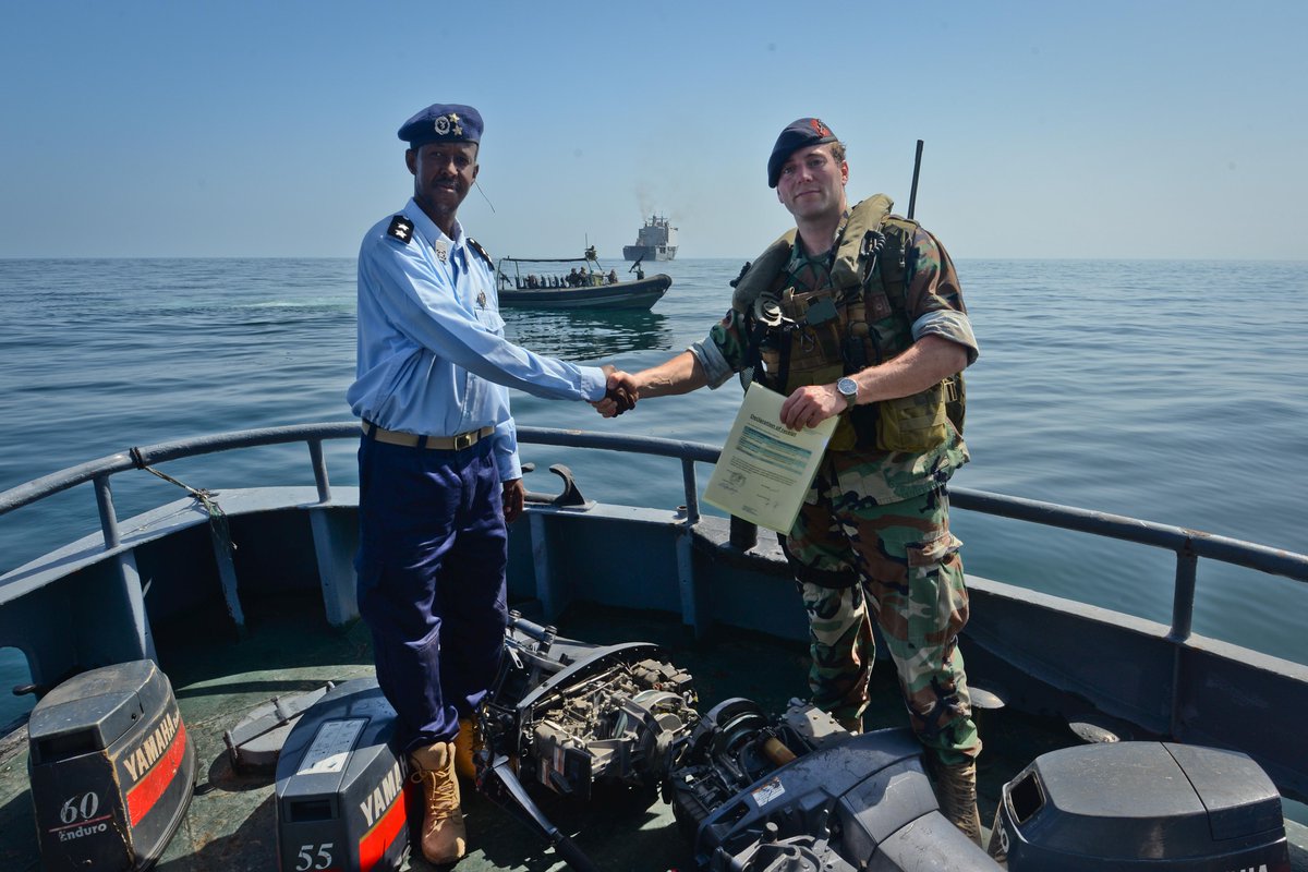 EUCAP Nestor and #EUNAVFOR Work Together to Deliver Outboard Motors to Bosasso Port Police bit.ly/1C18rPW