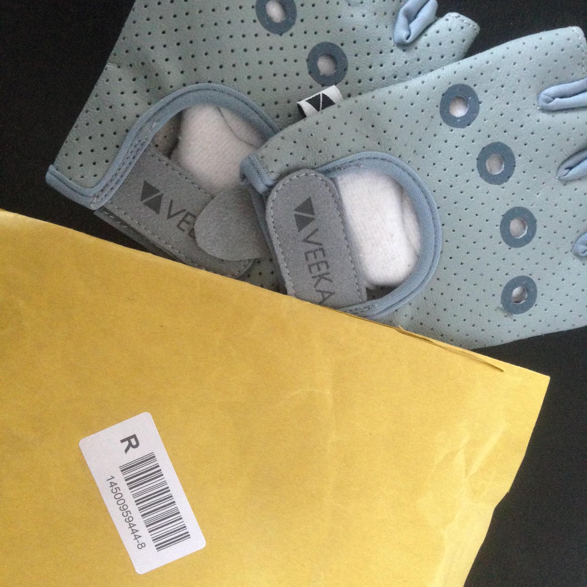 lucidodesign's tweet photo. “@feeldesain: I look forward to ride and try new #gloves! #Veeka gloves! #bike #Cycling http://t.co/TnqujKSC9Q” @thinkbigchief