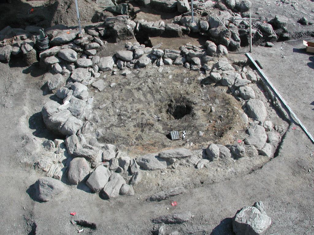 uniinnsbruck's tweet photo. #Archäologie - In #Ampass opferten an einem #eisenzeitlichen Brandopferplatz fast nur #Frauen. http://t.co/MR0xmDRUd5 http://t.co/mGjsb07739