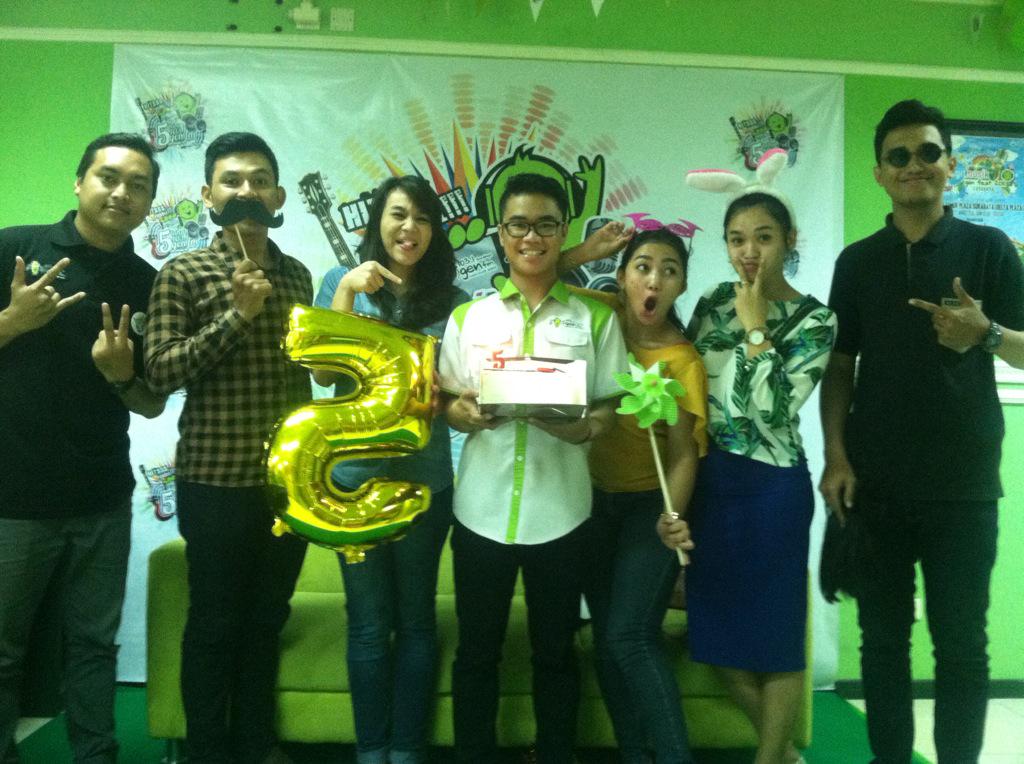 Kedatangan temen-temen @CakNingSBY <a href="/viiolita/">violita</a> @sellaili <a href="/SharonPRS/">Sharon Pricilla RS</a> <a href="/septyandann/">Septyan Danang P</a> <a href="/setiawancruyft/">Setiawan</a> di #5THNGENFMSBY