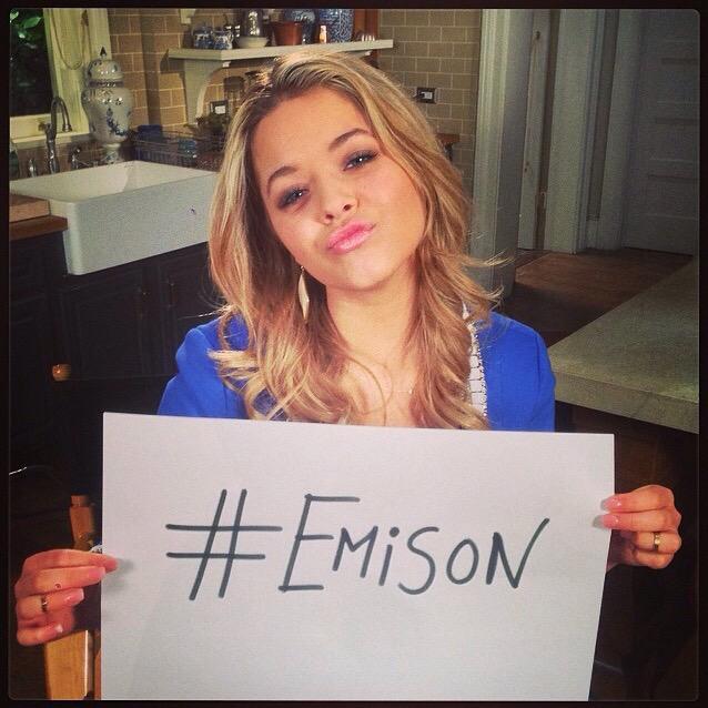 soundsxgay's tweet image. Happy #PrettyLittleLiars Day!! I can't wait to see the #EmisonCall.
