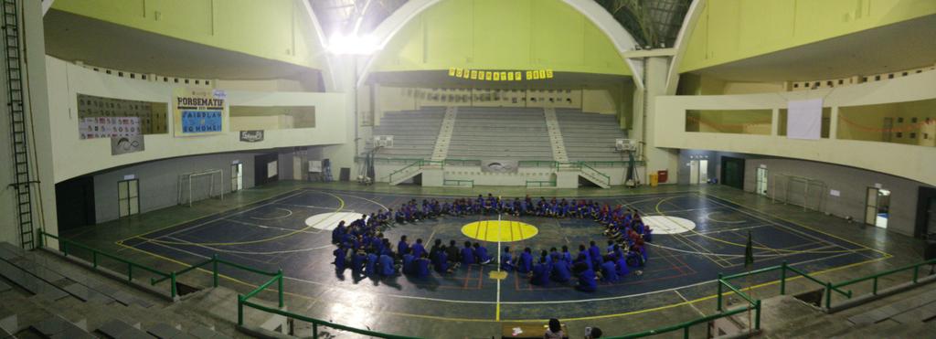 Eternity_UII's tweet photo. @TekInfo14 day2... evaluasi porsematif 2015. Tetap semangat panitita. Photo taken by @NovendraYogha http://t.co/Q6PGijUd3c