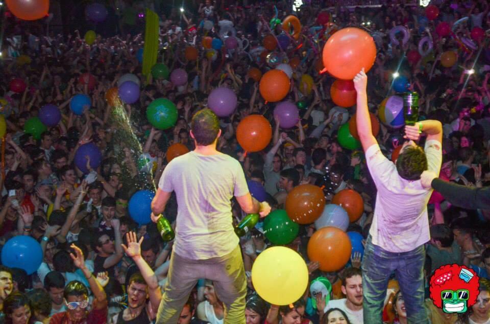 cadiz_disaster's tweet photo. Mándanos un MD para ultimisimas entradas para la @Disaster_Cadiz este viernes reventamos #esteviernesdisastercadiz http://t.co/uNe9kJurvT