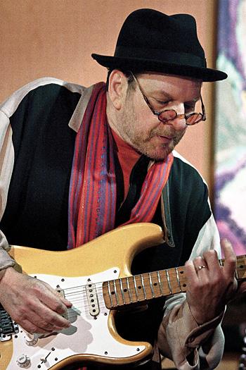 Ronnie Earl, able blues guitarrist, turns 62  Happy Birthday Earl! 
