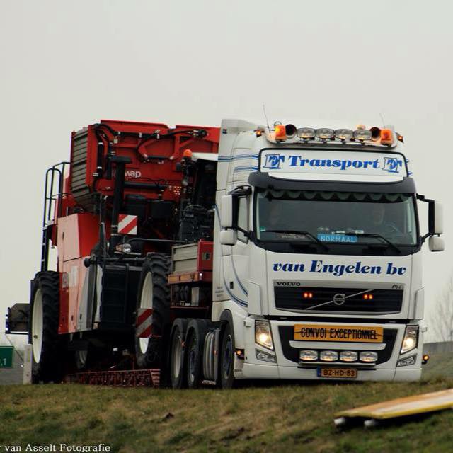 vanengelentrans's tweet photo. Éen van onze combinaties in speciaal transport. http://t.co/3wE2xRe8Ew