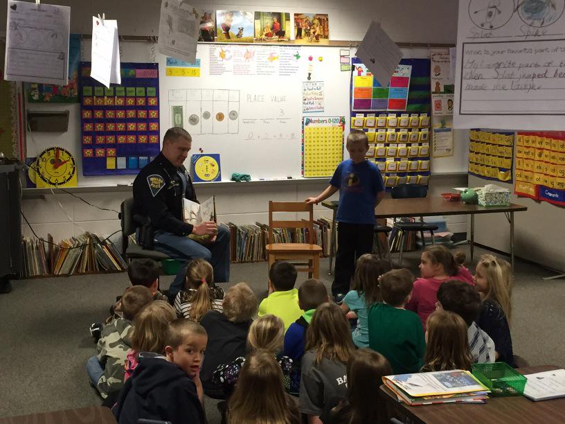IN State Police Officer Travis Linville visited JCD last week for Read Across America. #JCDElementary #IndStatePolice