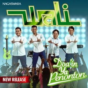 GalauBppn's tweet photo. #Nowplaying @bandwali With Ditinggal Kawin. Mlm ini dingin banget loh kalau keluar jln http://t.co/bKJS3knyQD