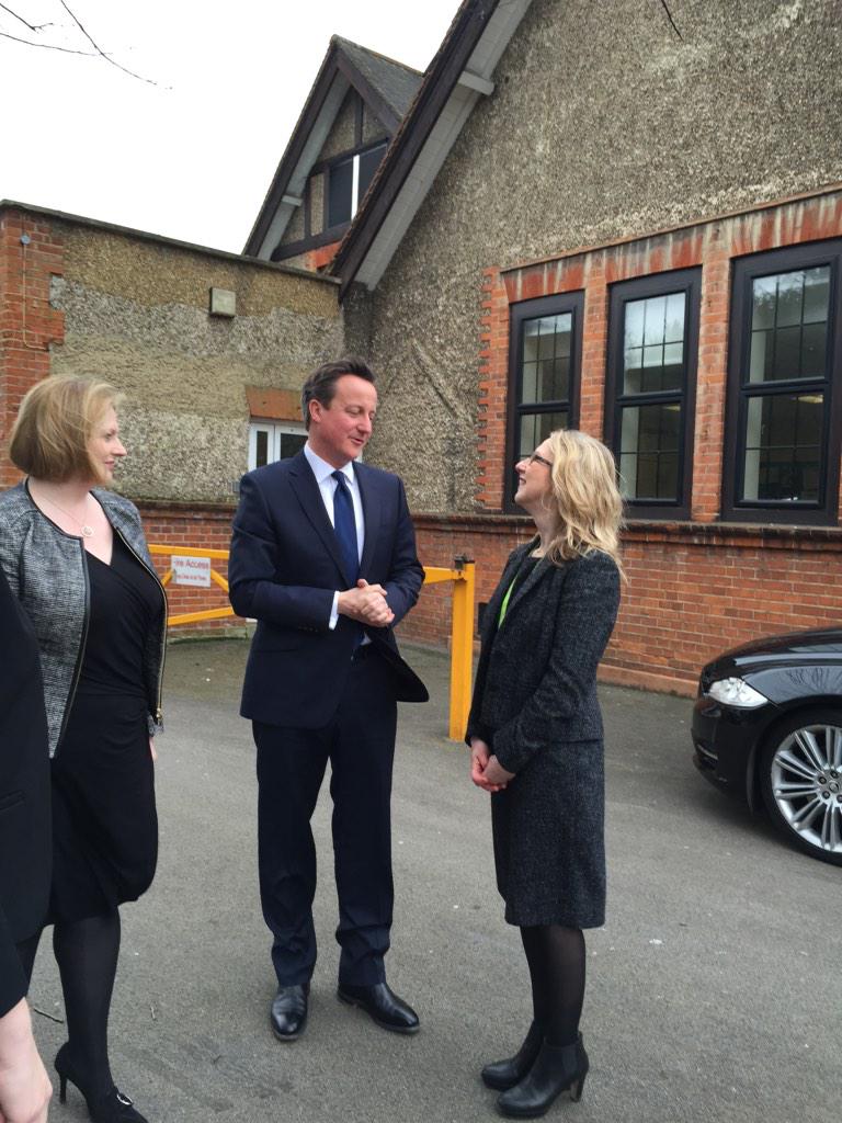 MPSHounslow's tweet image. The Green School girls hosting #PrimeMinister @davidcameron_ar yesterday @GreenSchoolTW7