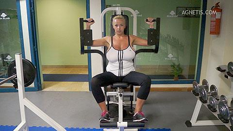 9 Minutes Workout VIDEO
Getting Beach Body Ready,
Trailer Video at http://t.co/XUwC6SR7Hg
XOXO http://t