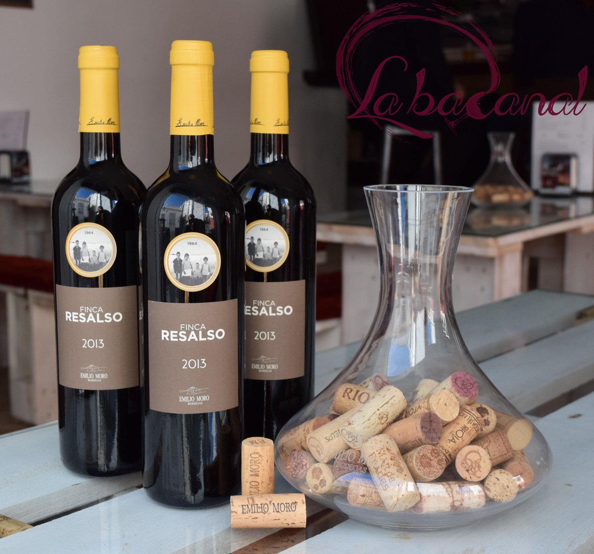 LBacanal's tweet photo. Seleccionamos cuidadosamente nuestros vinos, Finca Resalso de @Emilio_Moro, es uno de nuestros imprescindibles. :) http://t.co/cqTjE2sbw5