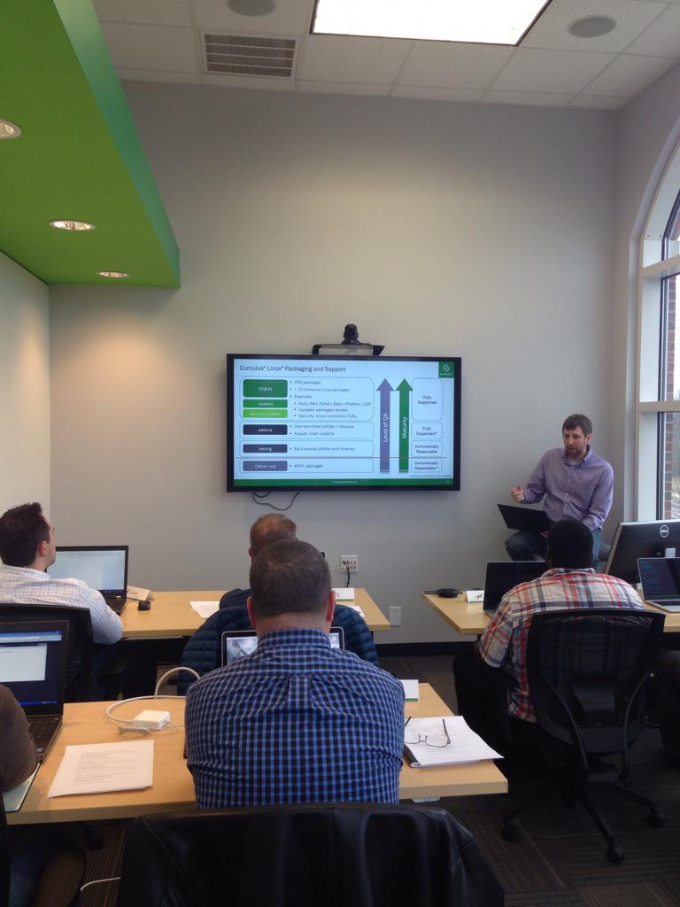 pangchen's tweet image. #CumulusLinux #BootCamp in session with @gotoheller and @seanx820