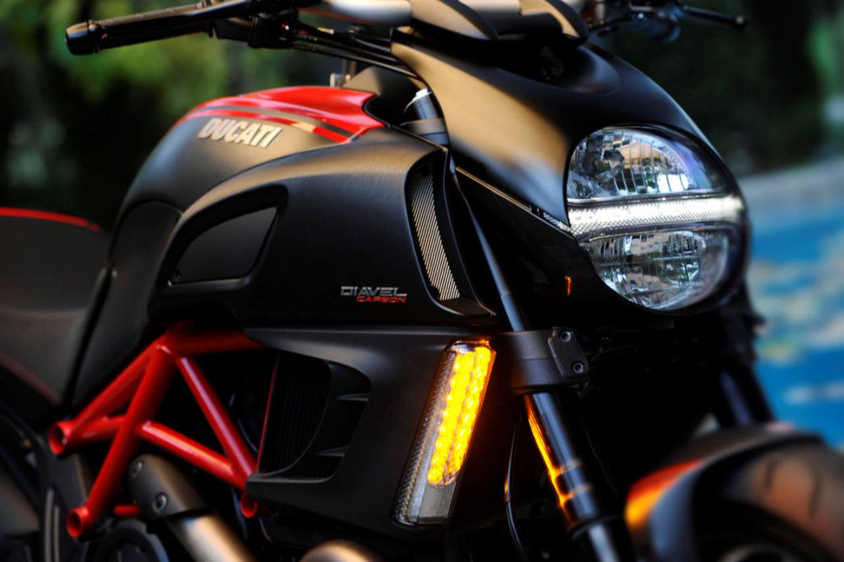 Ducati Diavel Carbon <a href="/revistadelmotor/">Revistadelmotor</a> instagram.com/p/woDF5ogvqn
