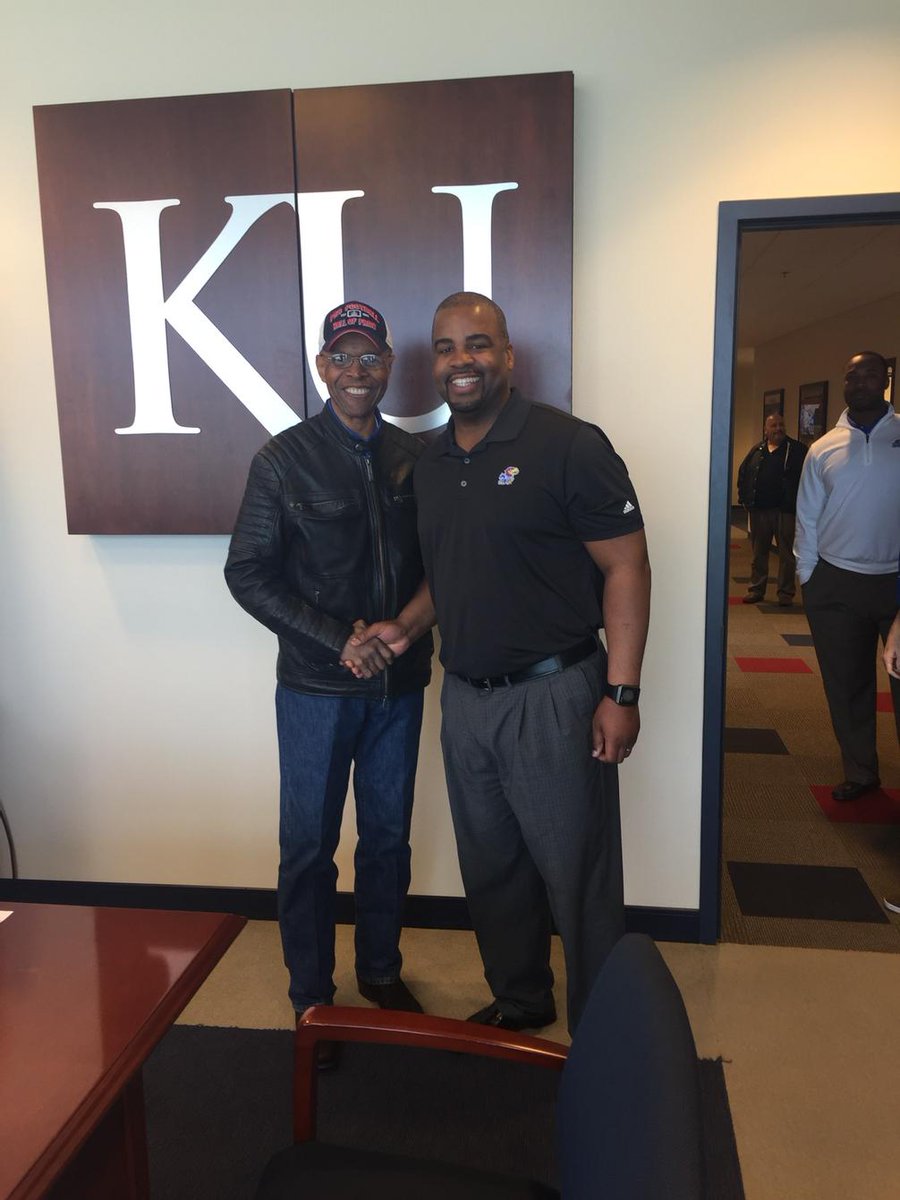 CoachThibbs's tweet photo. The one and only Gale Sayers http://t.co/2rpUwL4IfX